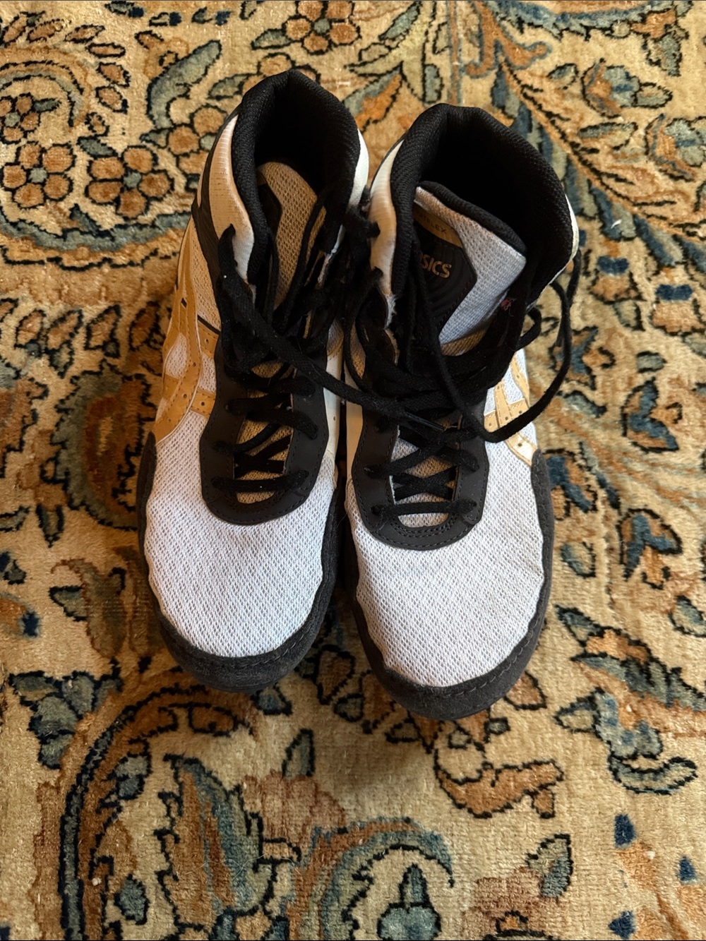 Asics Kids White and Gold Sneakers with Black Trim US 6 wrestling shoes